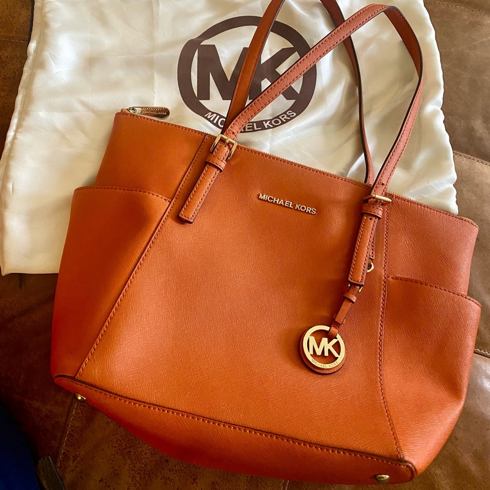 Michael Kors Jet-Set Top Zip Saffianio Leather Tote - Picture 2 of 11